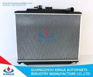 Auto Spare Parts Alumínium hűtő Nissan Urvan'06 Mt